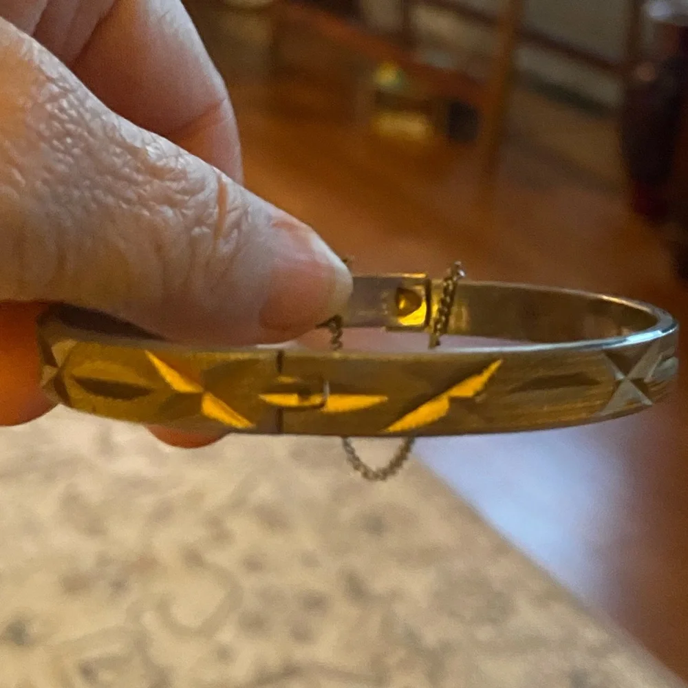 Source Unknown Gold Bracelet - Picture 1 of 8